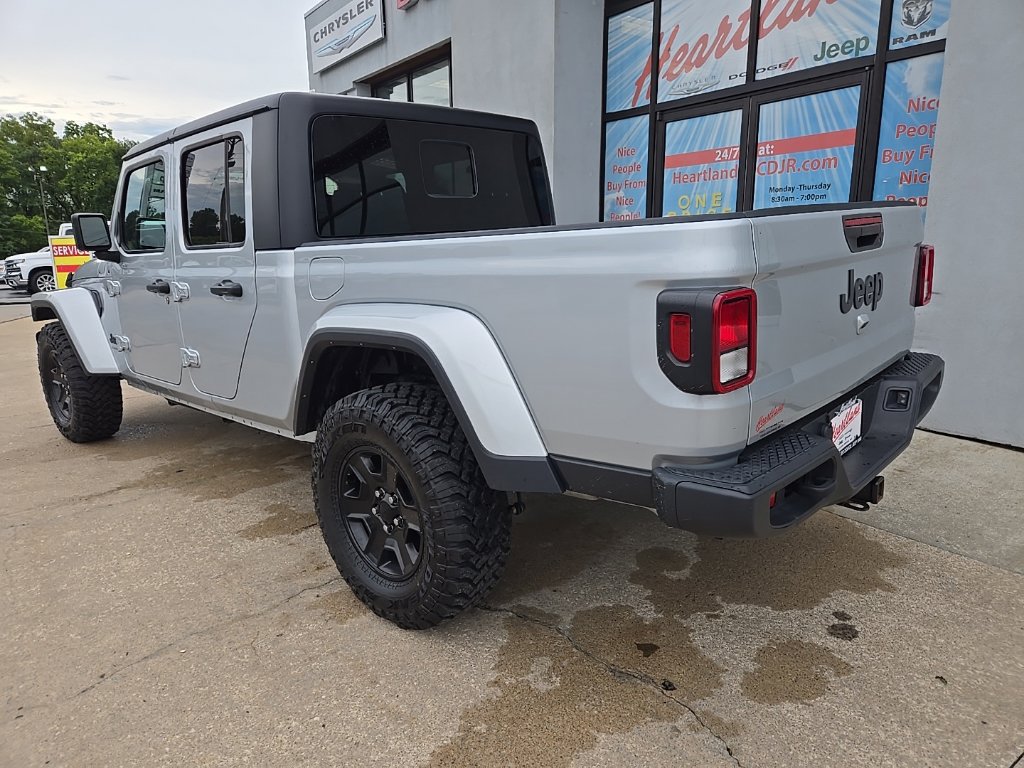 Used 2023 Jeep Gladiator Sport AWD/4WD image 9
