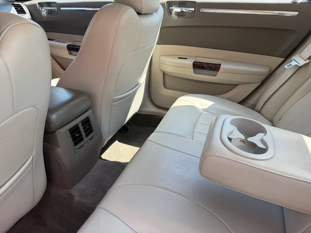 Used 2008 Chrysler 300 C w/ Navigation & Sound Group II RWD image 15