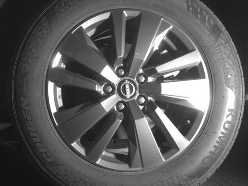 Used 2025 Nissan Pathfinder SV image 14