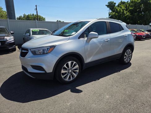 Used 2020 Buick Encore Preferred AWD/4WD image 1