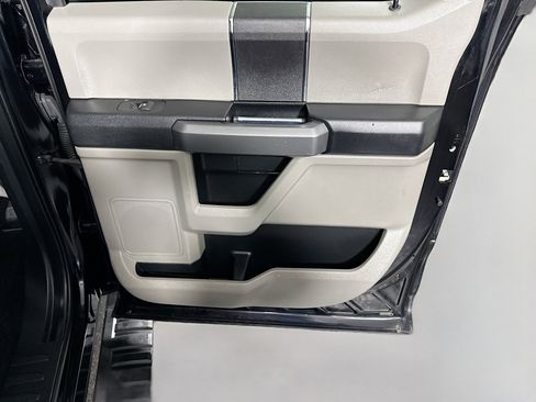 Used 2017 Ford F150 XLT RWD image 25