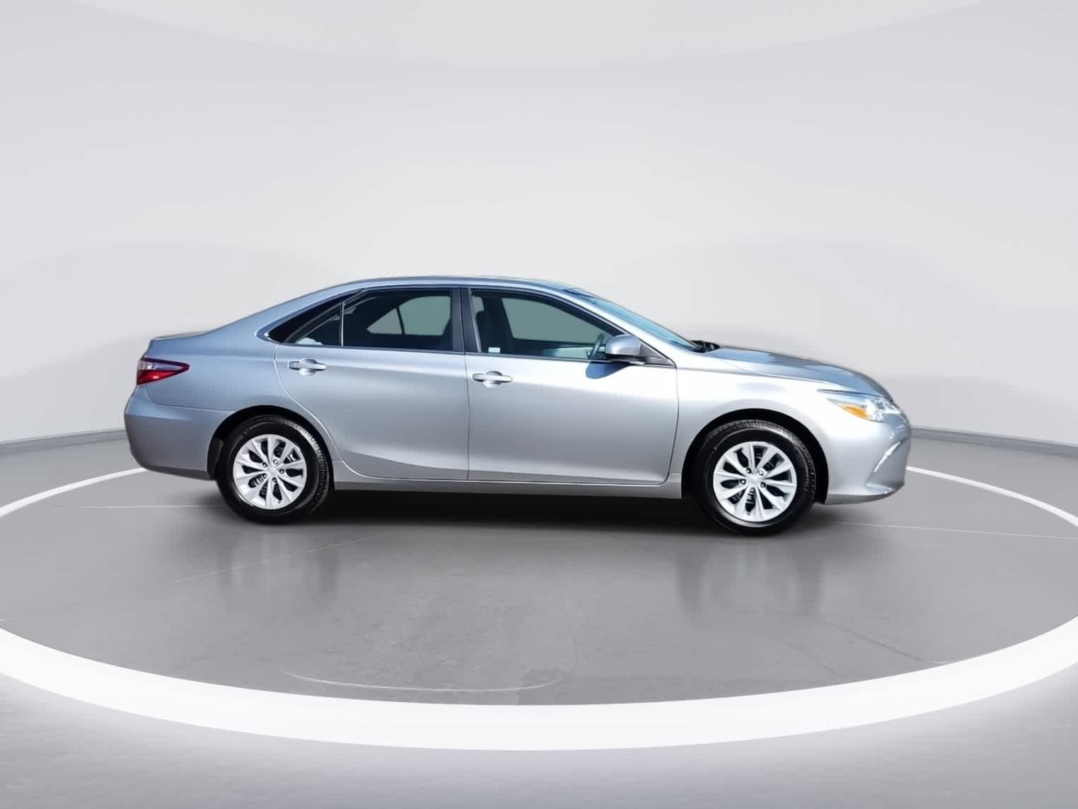 Certified 2016 Toyota Camry LE FWD image 9