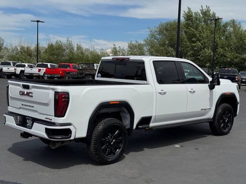 Used 2025 GMC Sierra 3500 AT4 w/ AT4 Premium Plus Package AWD/4WD image 8