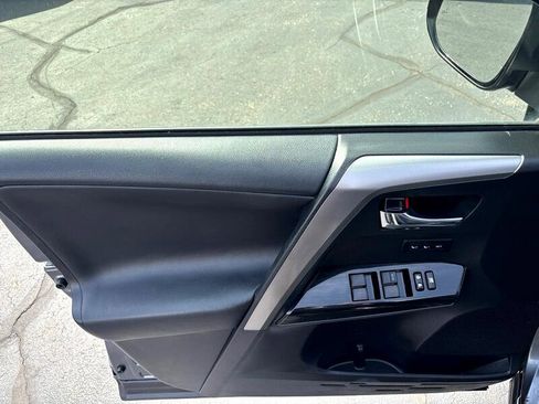 Used 2017 Toyota RAV4 Limited image 9