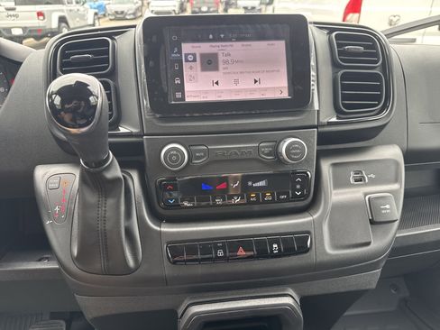 Used 2025 RAM ProMaster 2500 w/ Storage Group image 11