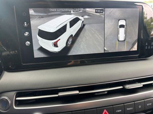 Used 2024 Hyundai Palisade Limited FWD image 22