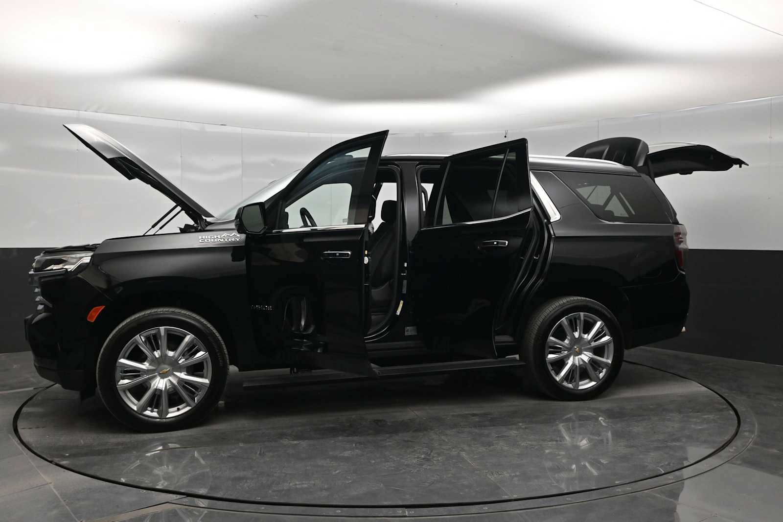 Used 2024 Chevrolet Tahoe High Country w/ Premium Package AWD/4WD image 43