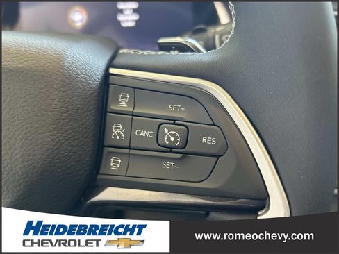 Used 2022 Jeep Grand Cherokee L Laredo w/ Luxury Tech Group I AWD/4WD image 20