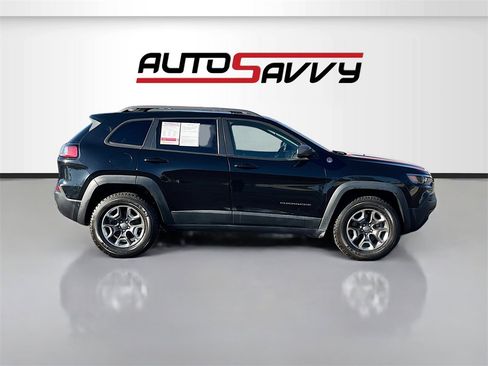 Used 2019 Jeep Cherokee Trailhawk image 8