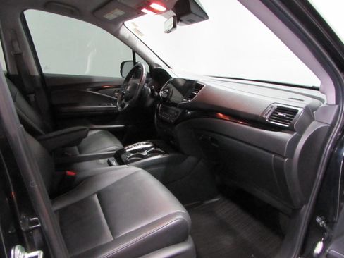 Used 2022 Honda Pilot Touring image 18