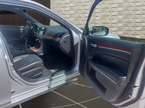 Used 2014 Chrysler 300 RWD image 12