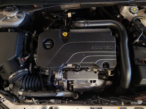 Used 2025 Chevrolet Malibu LT FWD image 30