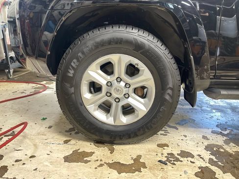Certified 2021 Toyota 4Runner SR5 Premium w/ Moonroof Package AWD/4WD image 9
