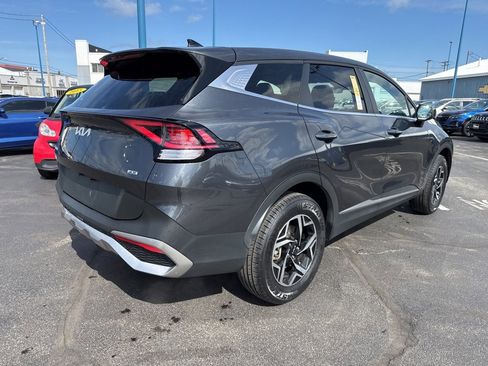 Used 2023 Kia Sportage LX image 7