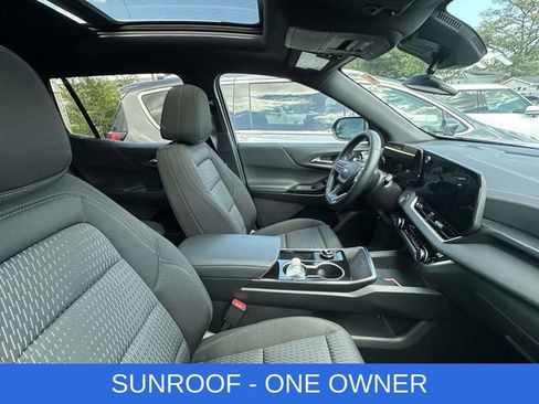 Used 2026 Chevrolet Equinox LT FWD image 2