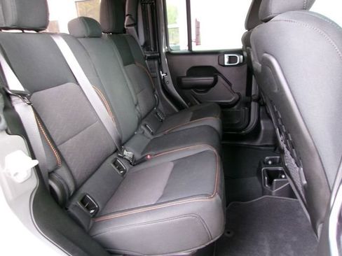 Used 2022 Jeep Gladiator Mojave w/ Trailer Tow Package image 18