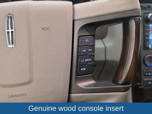 Used 2014 Lincoln Navigator 2WD image 41