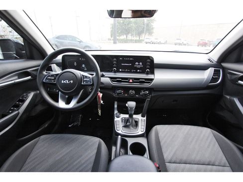 Used 2024 Kia Seltos LX AWD/4WD image 12