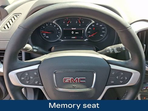 Used 2023 GMC Terrain SLT AWD/4WD image 4