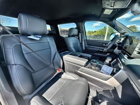 New 2026 Toyota Tundra Limited AWD/4WD image 32