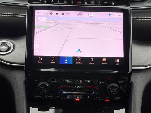 Used 2022 Jeep Grand Cherokee Limited w/ Luxury Tech Group II RWD image 15