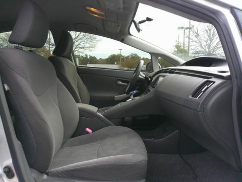 Used 2011 Toyota Prius Three image 19