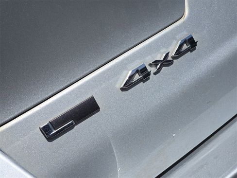 Used 2022 Jeep Grand Cherokee L Limited image 11