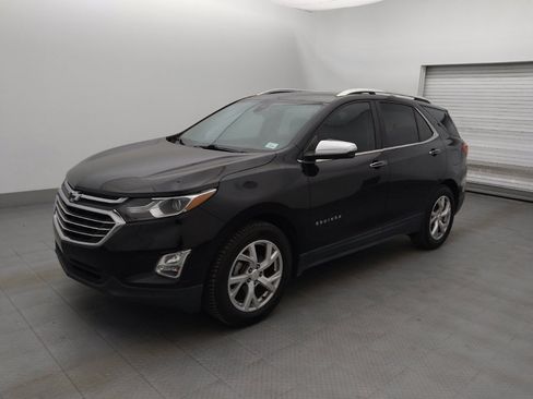 Used 2018 Chevrolet Equinox Premier FWD image 2