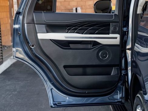 Used 2018 Ford Expedition Platinum RWD image 21