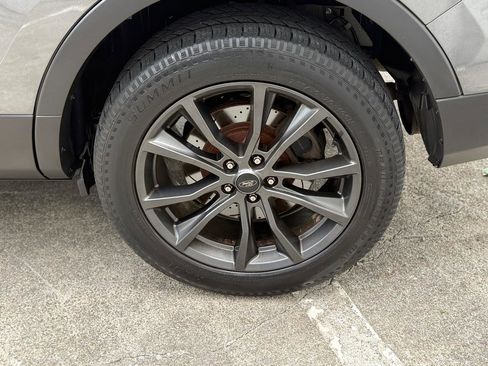 Used 2017 Ford Explorer XLT w/ Equipment Group 202A AWD/4WD image 9