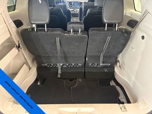 Used 2023 Chrysler Pacifica Touring-L FWD image 24