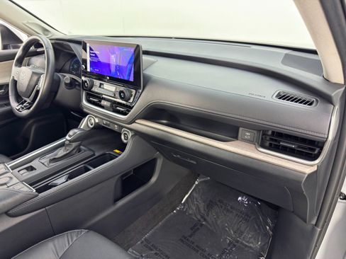 Used 2024 Toyota Grand Highlander Limited image 15