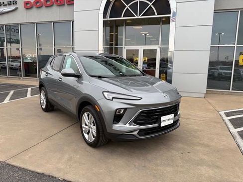 Used 2024 Buick Encore GX Preferred w/ Comfort Package image 8