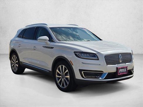 Used 2019 Lincoln Nautilus Select w/ Cargo Utility Package FWD image 3