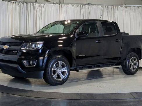 Used 2017 Chevrolet Colorado Z71 AWD/4WD image 5