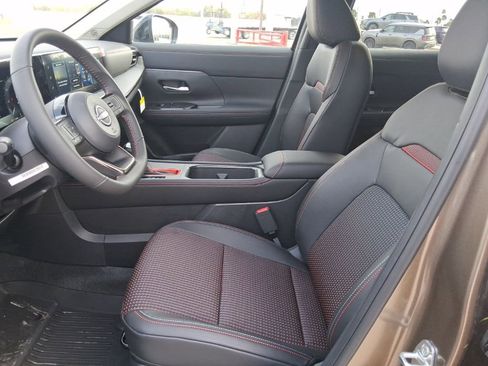 New 2026 Nissan Kicks SR w/ Cold Weather Package image 23