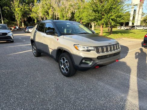 Used 2022 Jeep Compass Trailhawk w/ Trailhawk Convenience Group AWD/4WD image 7