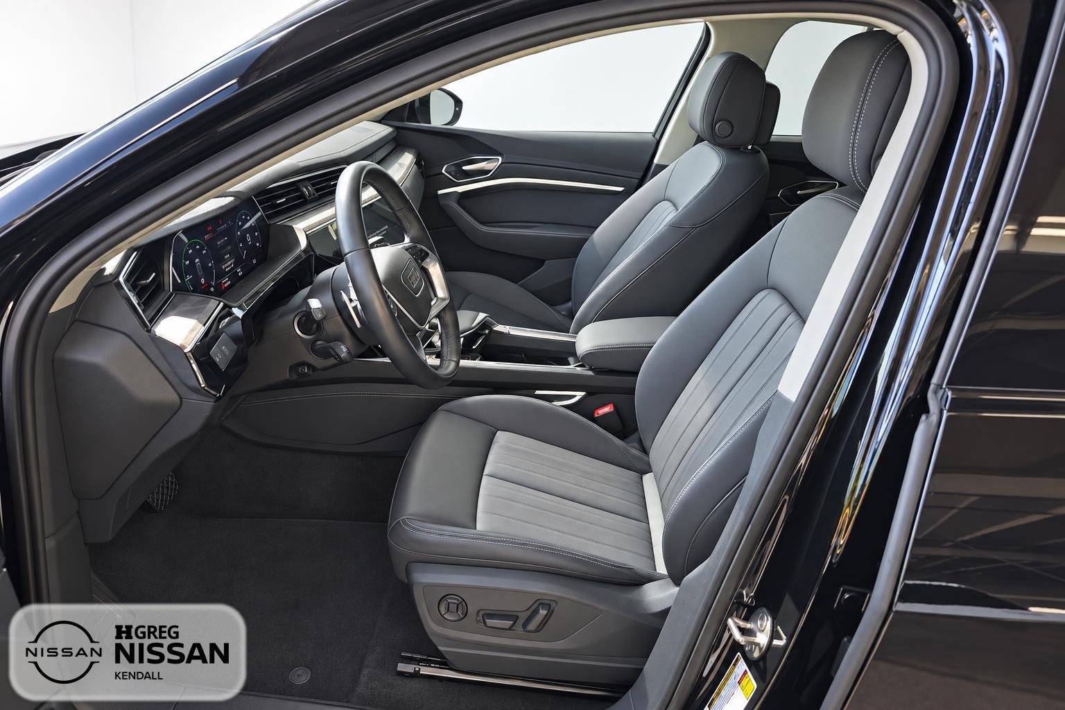 Used 2024 Audi Q8 e-tron Premium AWD/4WD image 7