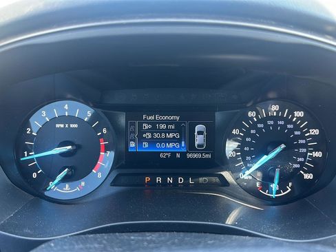 Used 2017 Ford Fusion SE image 10