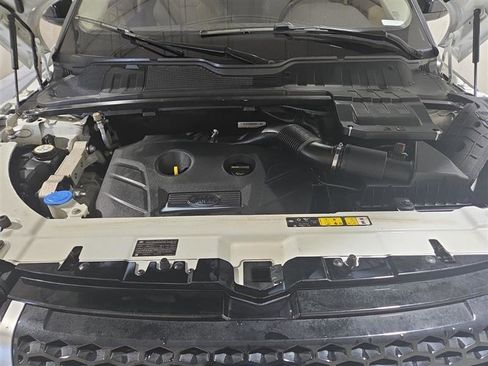 Used 2016 Land Rover Range Rover Evoque SE Premium image 17