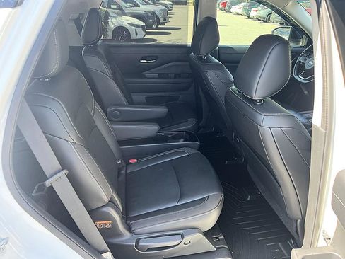 Certified 2022 Nissan Pathfinder SL w/ SL Premium Package image 16