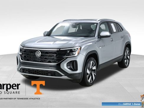 Used 2024 Volkswagen Atlas Cross Sport SE w/ Panoramic Sunroof Package image 1