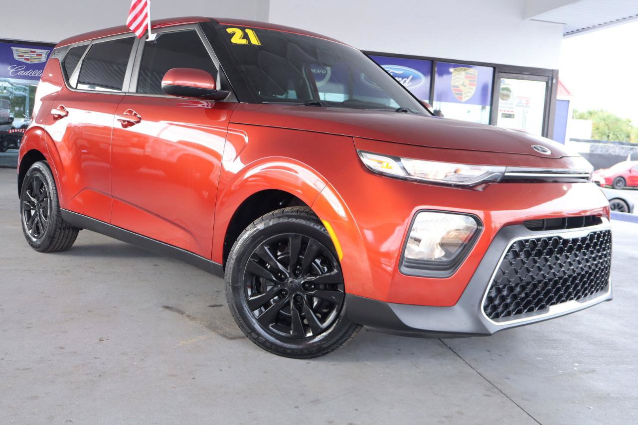 Used 2021 Kia Soul LX FWD image 3