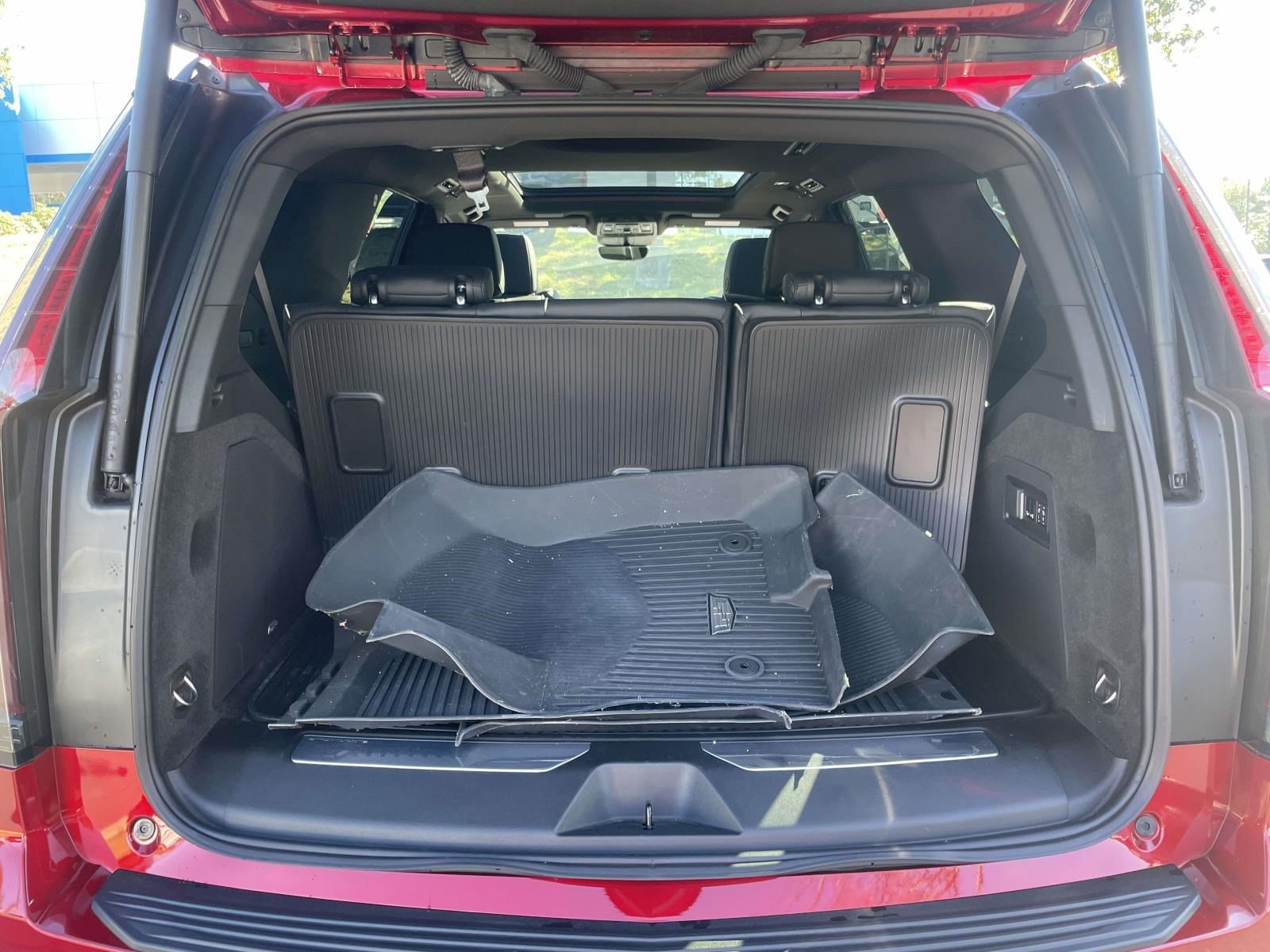 Used 2024 Cadillac Escalade Premium Luxury w/ LPO, Floor Liner Package AWD/4WD image 8