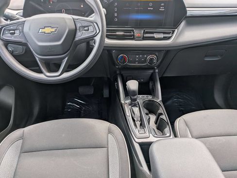 Used 2025 Chevrolet TrailBlazer LT AWD/4WD image 23