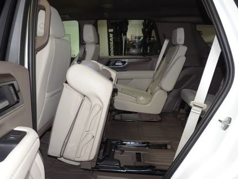 Used 2025 GMC Yukon Denali AWD/4WD image 43