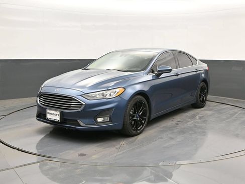 Used 2019 Ford Fusion SE w/ Equipment Group 151A FWD image 1