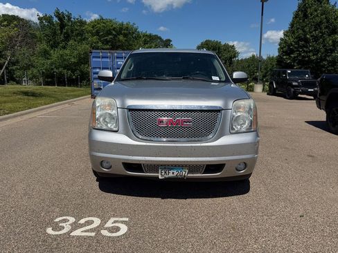 Used 2012 GMC Yukon XL Denali AWD/4WD image 2