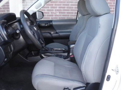 Used 2016 Toyota Tacoma SR image 8