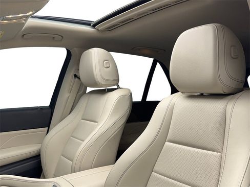 Used 2022 Mercedes-Benz GLE 350 4MATIC w/ AMG Line Exterior image 37